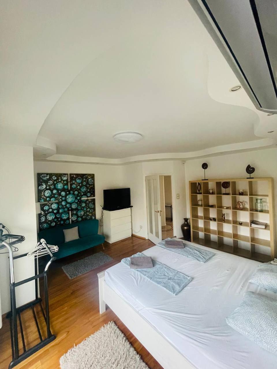 Rosehill Garden Family Villa With A Great Budapest View Bagian luar foto