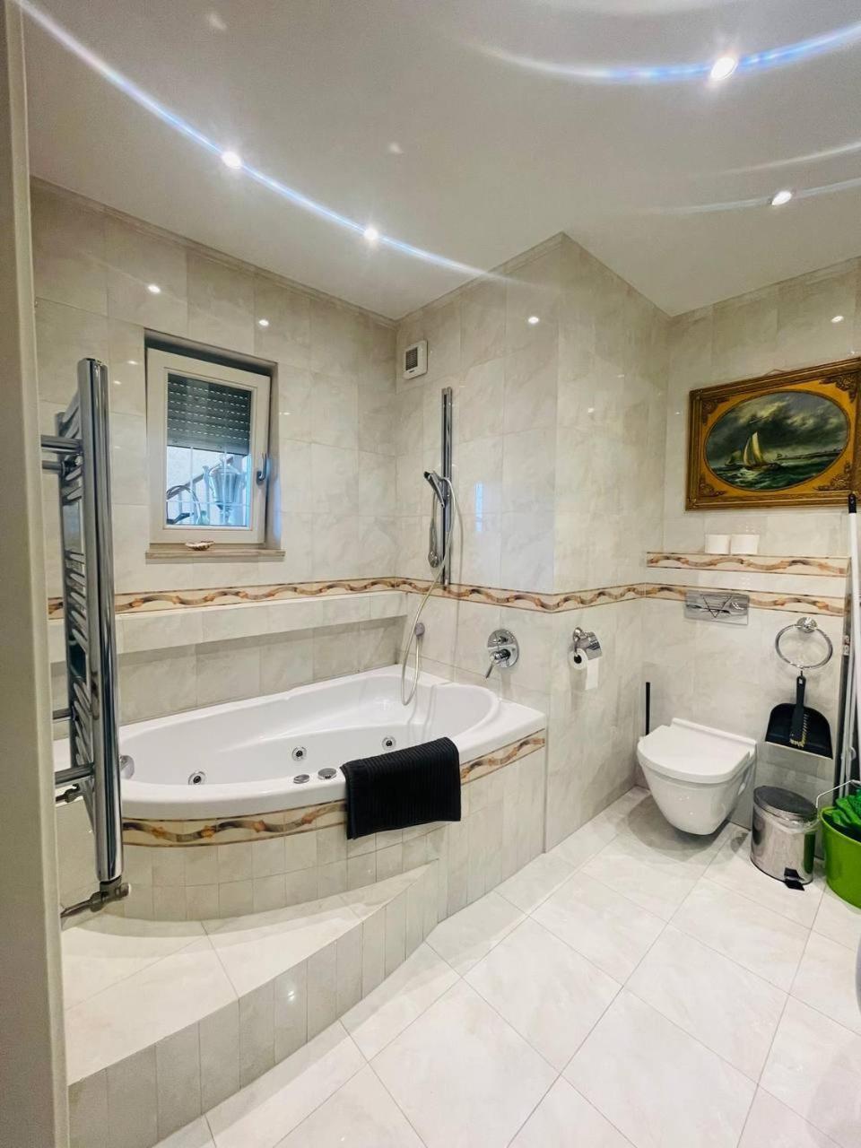 Rosehill Garden Family Villa With A Great Budapest View Bagian luar foto